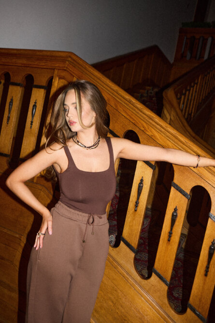 Spodnie Hugger Milk Chocolate - obrazek 3